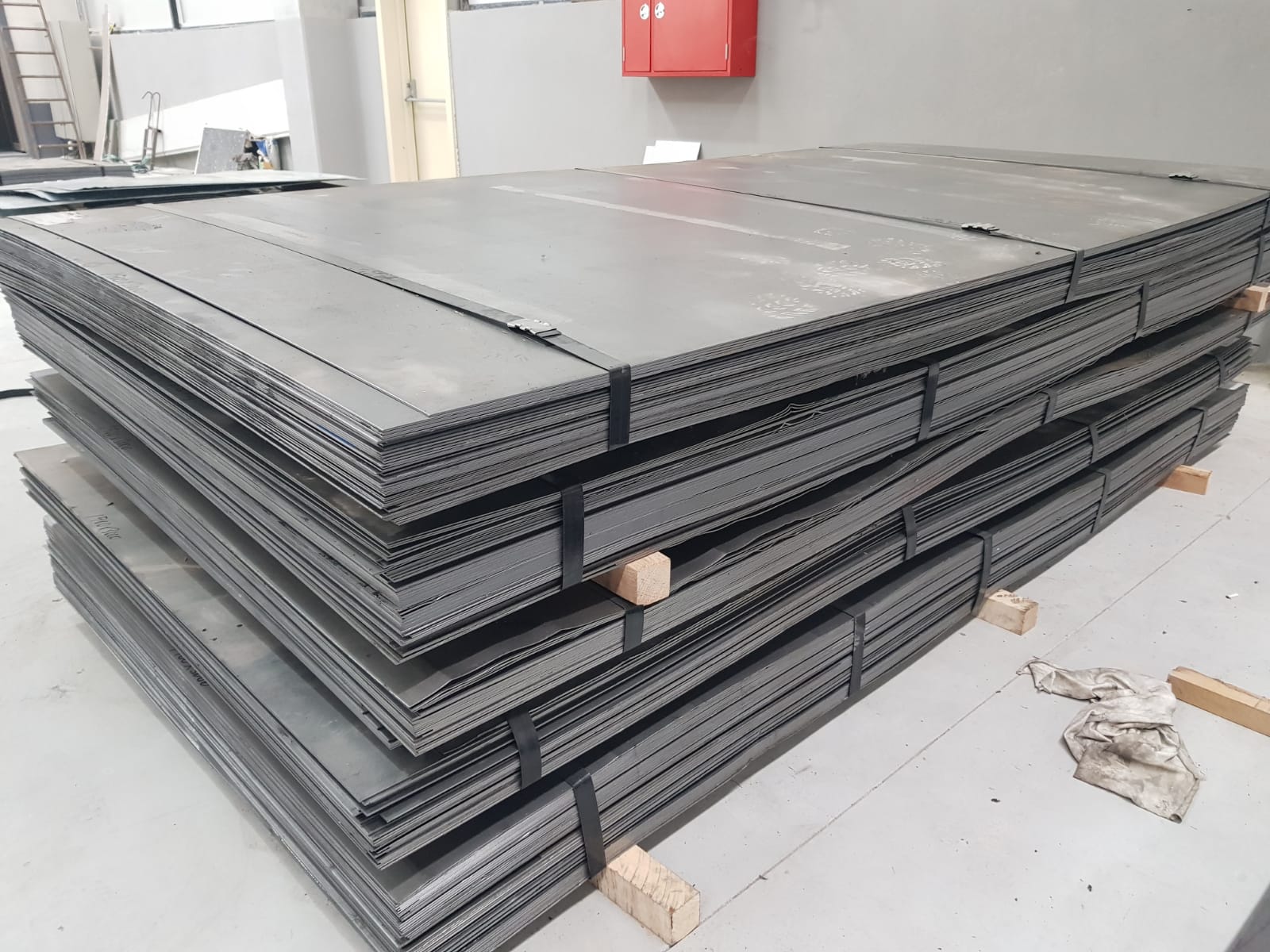 A1 VE A2 SİYAH SAC (SICAK)