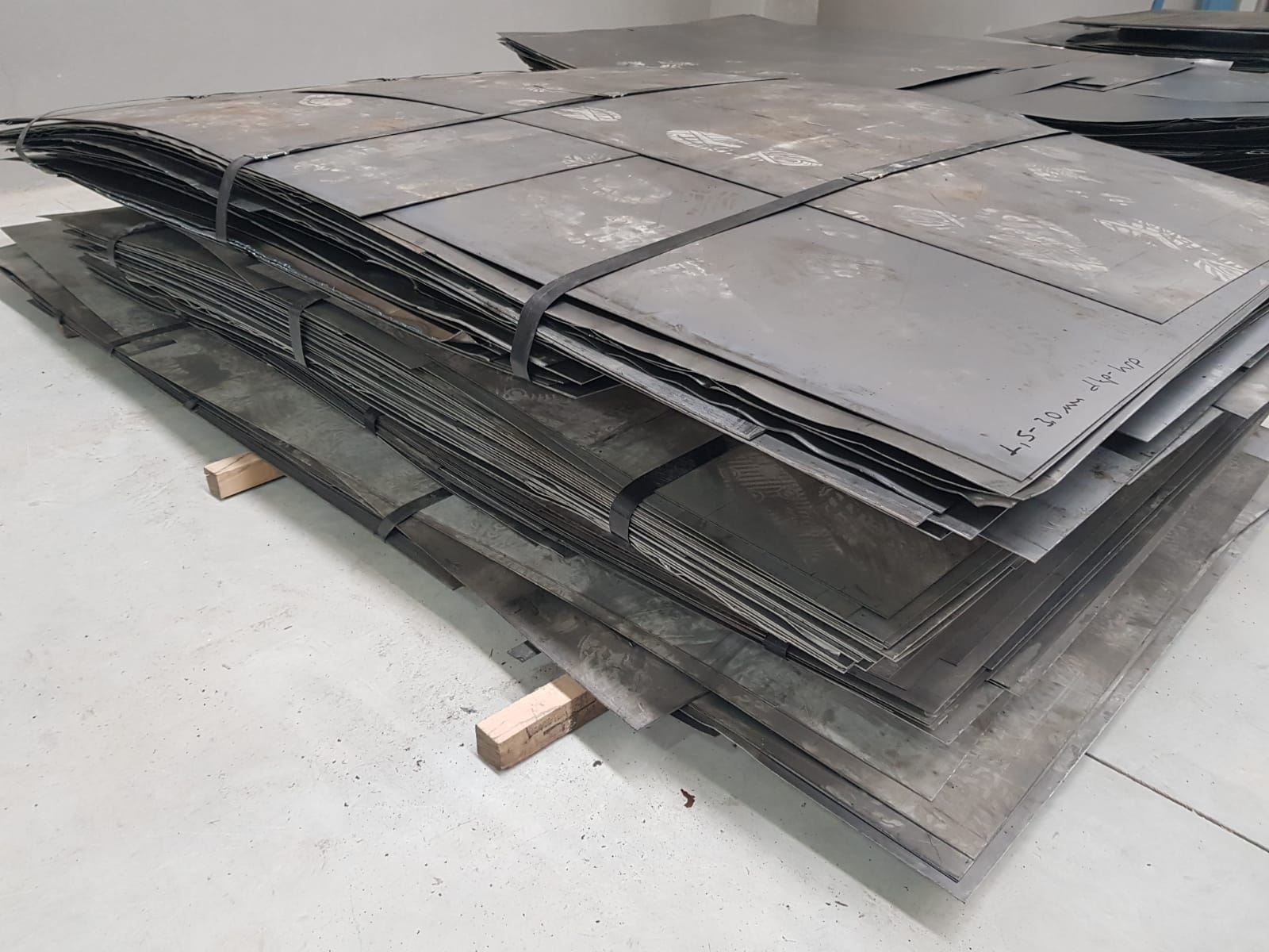 A1 VE A2 SİYAH SAC (SICAK)